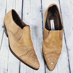 GUESS by GEORGES MARCIANO | pointed toe studded detail western cowboy ankle boot